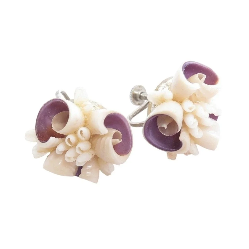 Pretty Vintage Delicate White & Purple Real Seashell Screwback Earrings C. 1940s